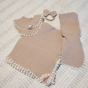 Khaki Muslin Blanket, Burp Cloth, Bib and Bow Set - White - Lace